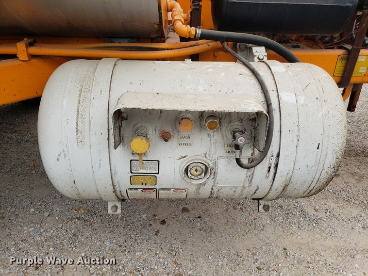 image for item DG8753 Rosco RMT oil distributor trailer