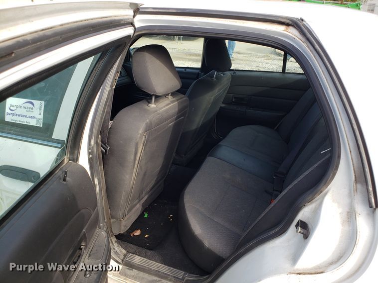 image for item DG8822 2008 Ford Crown Victoria Police Interceptor