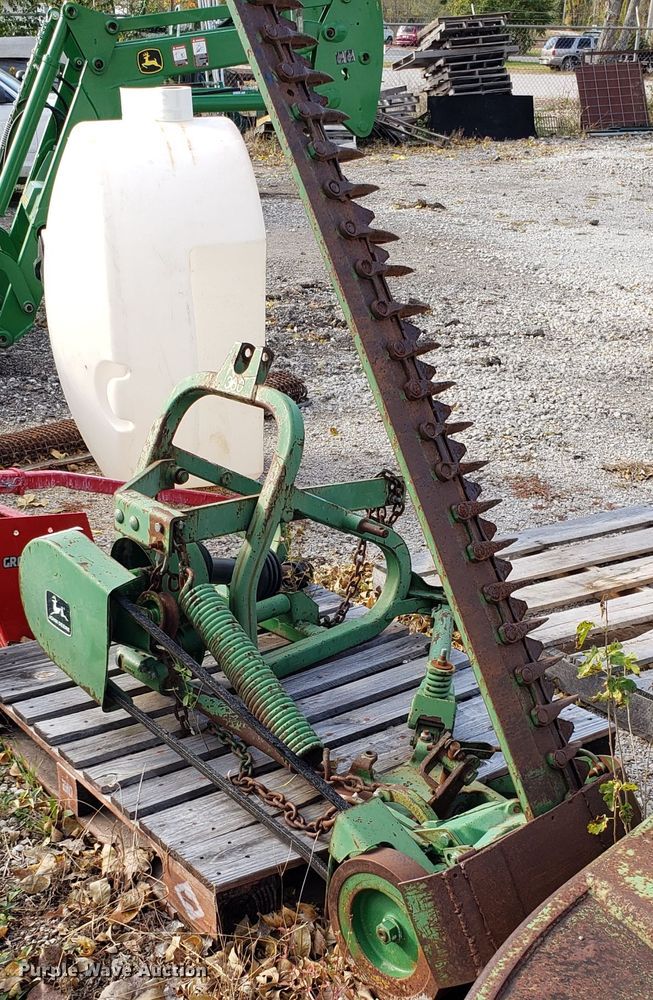 image for item DG8824 John Deere sickle mower