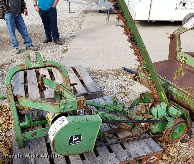 image for item DG8824 John Deere sickle mower