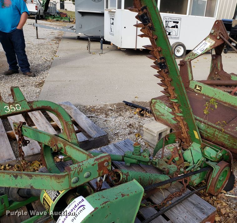 image for item DG8824 John Deere sickle mower