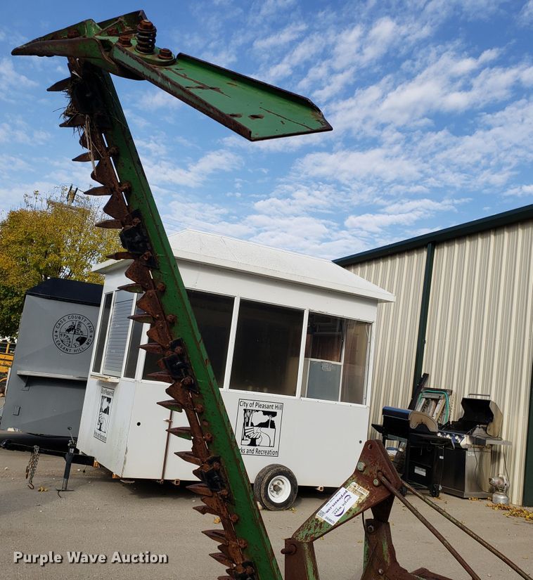 image for item DG8824 John Deere sickle mower