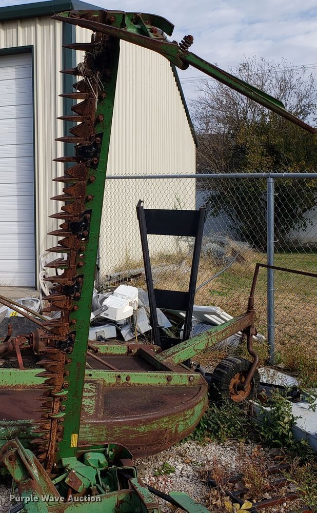 image for item DG8824 John Deere sickle mower