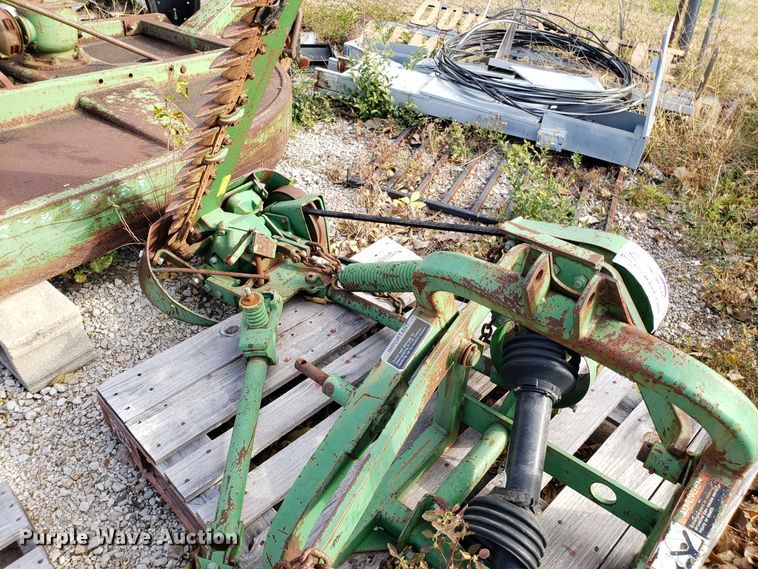 image for item DG8824 John Deere sickle mower
