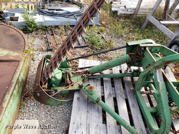 image for item DG8824 John Deere sickle mower
