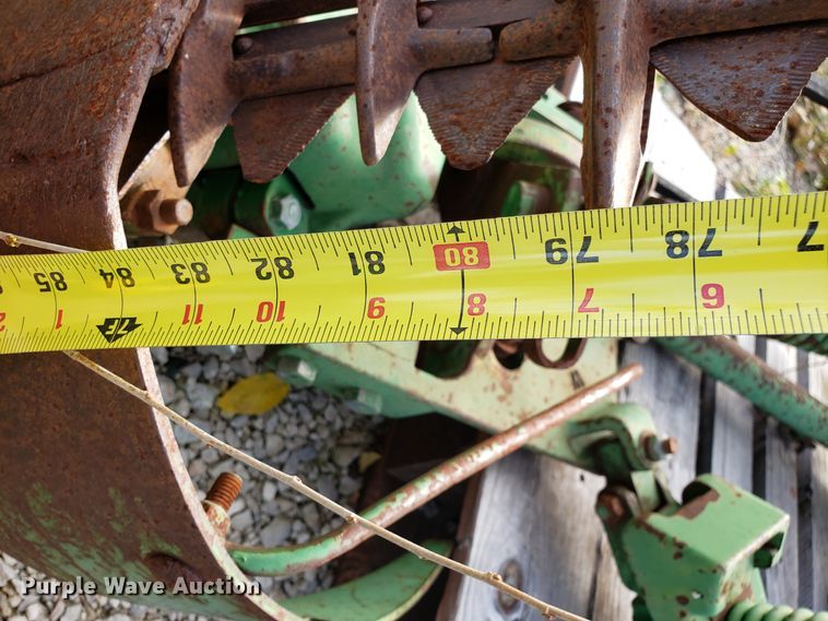 image for item DG8824 John Deere sickle mower