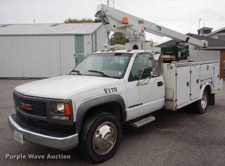 image for item DH2206 1999 GMC Sierra 3500HD bucket truck