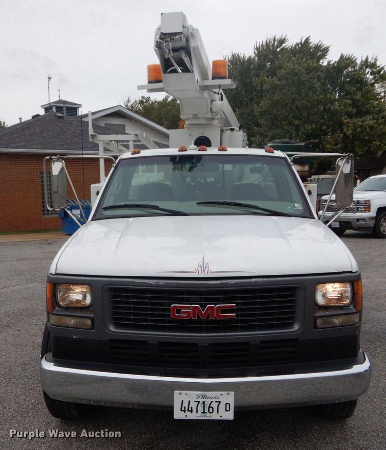 image for item DH2206 1999 GMC Sierra 3500HD bucket truck