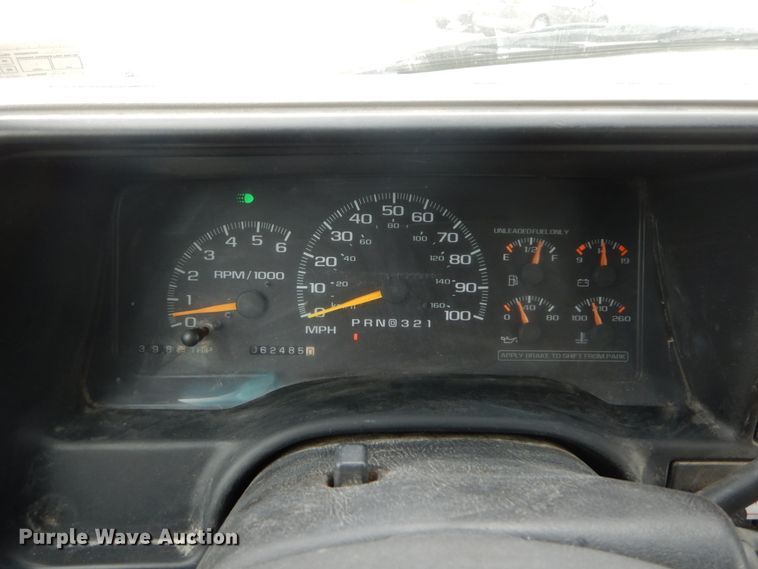 image for item DH2206 1999 GMC Sierra 3500HD bucket truck