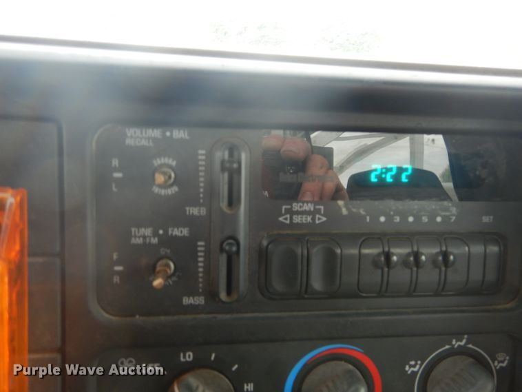 image for item DH2206 1999 GMC Sierra 3500HD bucket truck