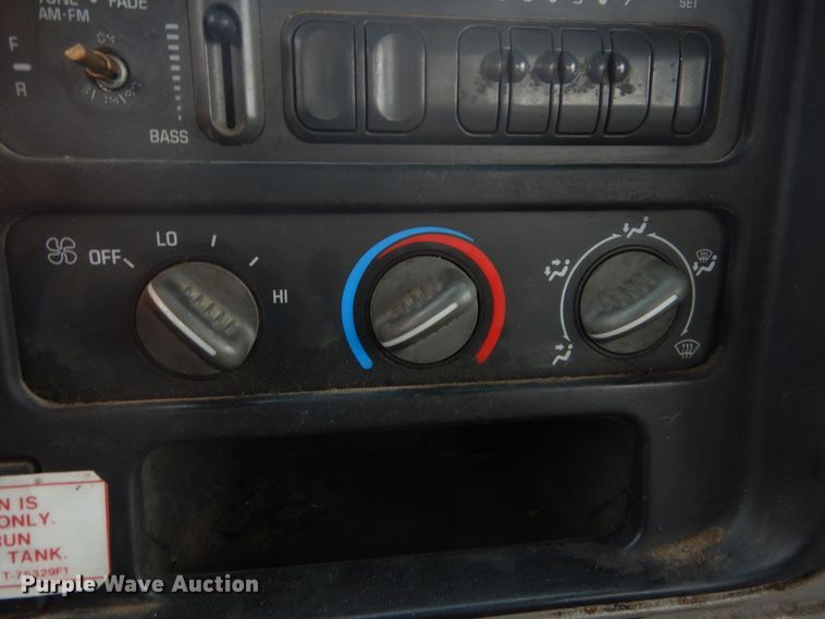 image for item DH2206 1999 GMC Sierra 3500HD bucket truck