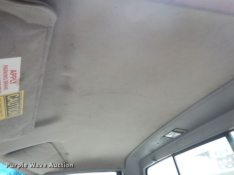 image for item DH2206 1999 GMC Sierra 3500HD bucket truck