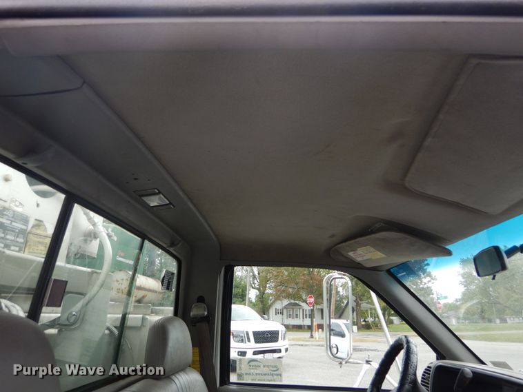 image for item DH2206 1999 GMC Sierra 3500HD bucket truck