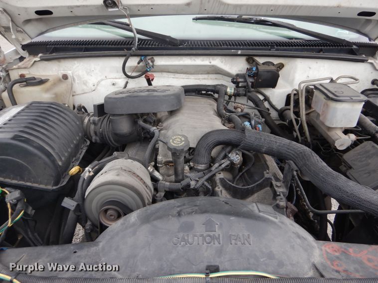 image for item DH2206 1999 GMC Sierra 3500HD bucket truck