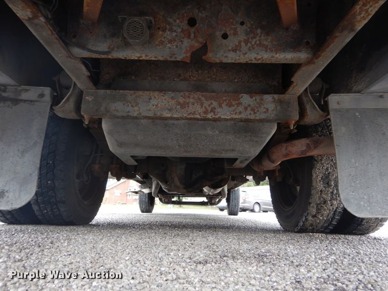 image for item DH2206 1999 GMC Sierra 3500HD bucket truck