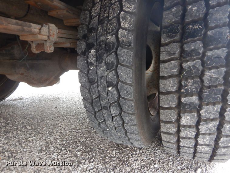 image for item DH2206 1999 GMC Sierra 3500HD bucket truck