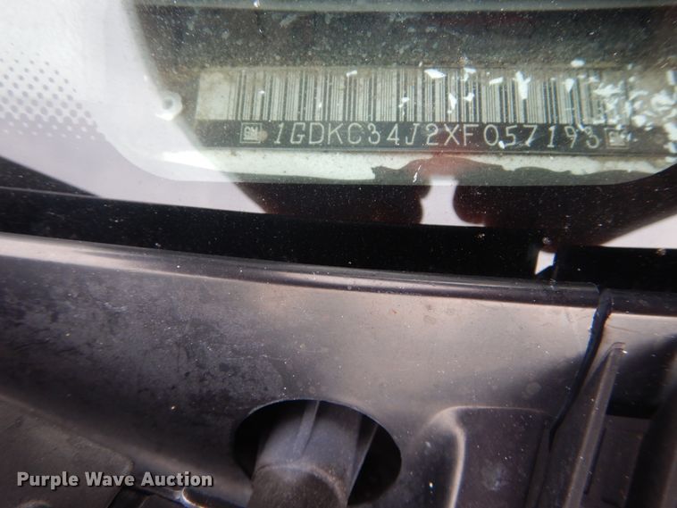 image for item DH2206 1999 GMC Sierra 3500HD bucket truck