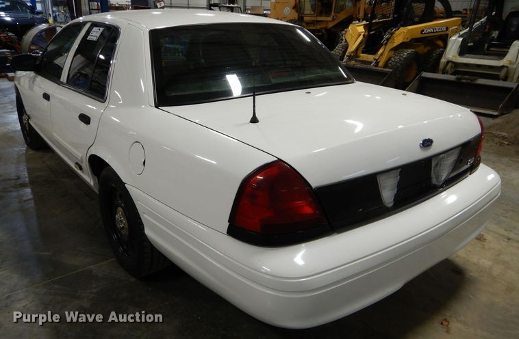 image for item DH2628 2011 Ford Crown Victoria Police Interceptor
