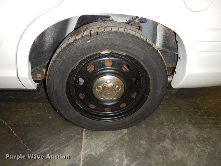 image for item DH2628 2011 Ford Crown Victoria Police Interceptor