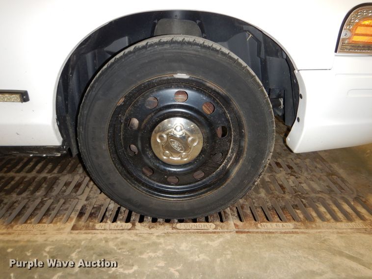 image for item DH2628 2011 Ford Crown Victoria Police Interceptor