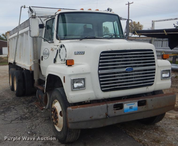 image for item DH6245 1995 Ford L8000 dump truck