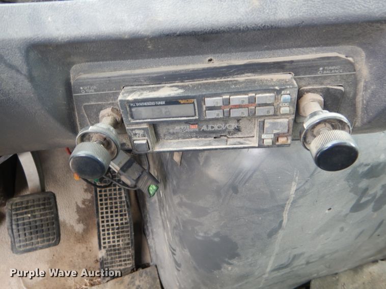 image for item DH6245 1995 Ford L8000 dump truck