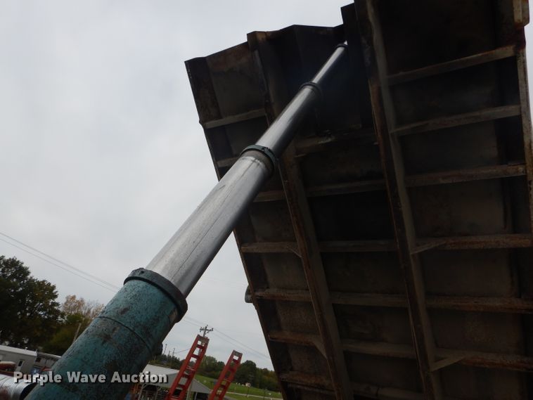 image for item DH6245 1995 Ford L8000 dump truck