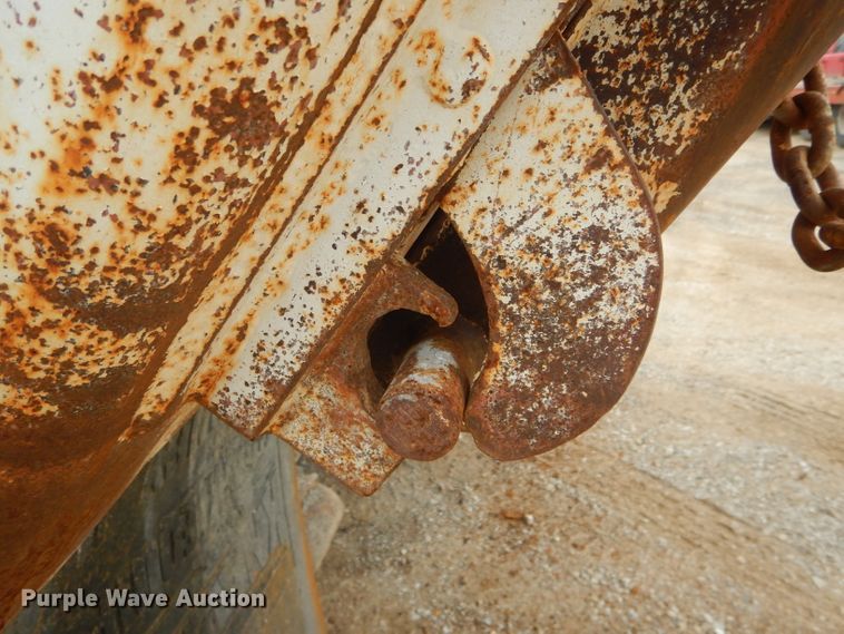 image for item DH6245 1995 Ford L8000 dump truck