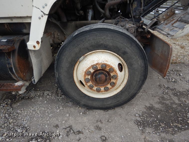 image for item DH6245 1995 Ford L8000 dump truck