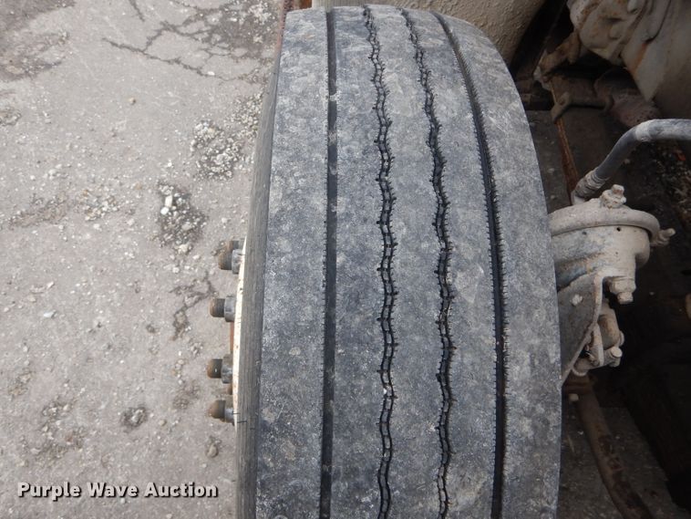 image for item DH6245 1995 Ford L8000 dump truck