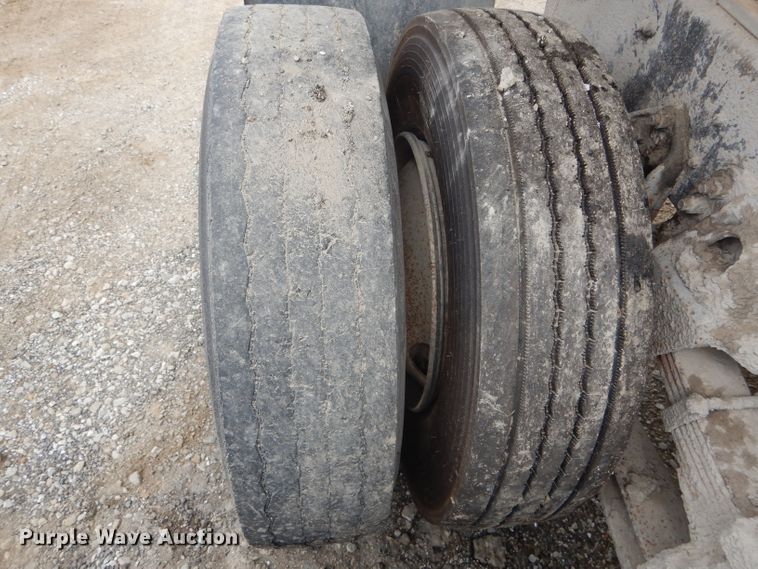 image for item DH6245 1995 Ford L8000 dump truck