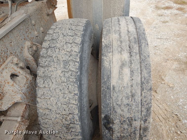 image for item DH6245 1995 Ford L8000 dump truck