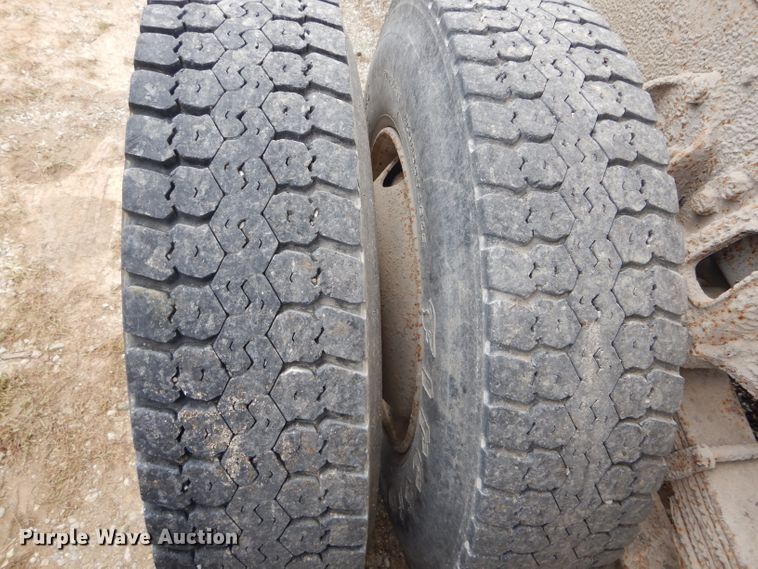 image for item DH6245 1995 Ford L8000 dump truck