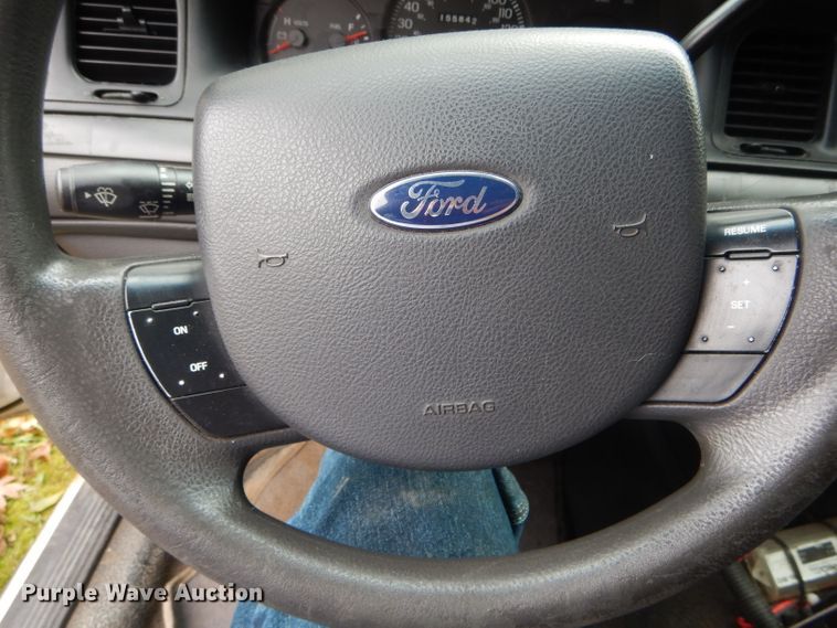 image for item DH6247 2005 Ford Crown Victoria Police Interceptor