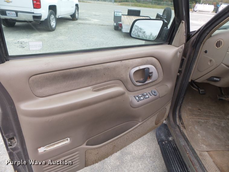 image for item DH7753 1997 GMC Yukon 1500 SUV