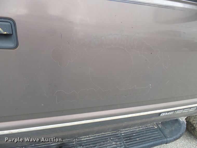 image for item DH7753 1997 GMC Yukon 1500 SUV