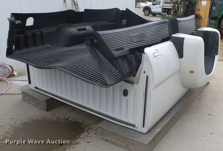 image for item DH7755 2012 Ford F350 pickup truck bed