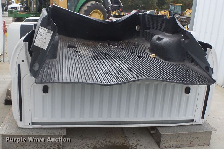 image for item DH7755 2012 Ford F350 pickup truck bed