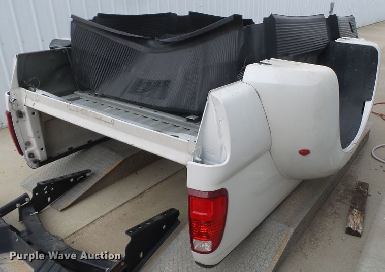 image for item DH7755 2012 Ford F350 pickup truck bed