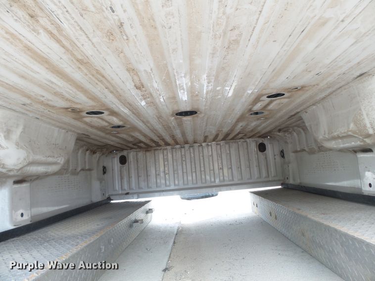 image for item DH7755 2012 Ford F350 pickup truck bed