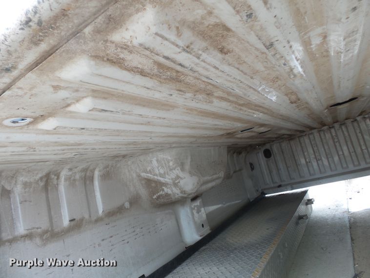 image for item DH7755 2012 Ford F350 pickup truck bed