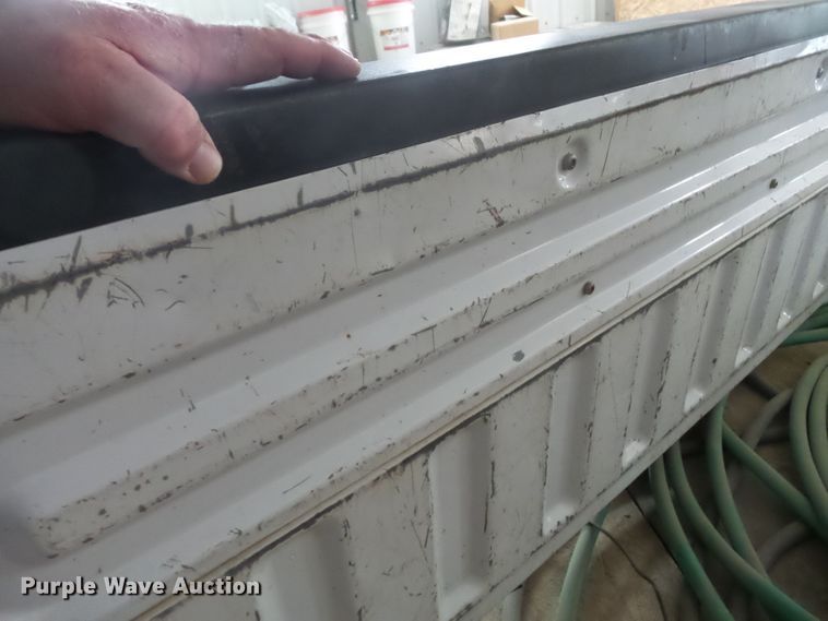 image for item DH7755 2012 Ford F350 pickup truck bed