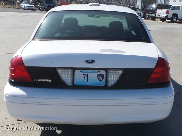 image for item DH7757 2006 Ford Crown Victoria Police Interceptor