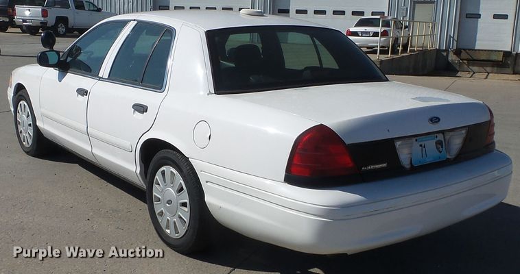 image for item DH7757 2006 Ford Crown Victoria Police Interceptor