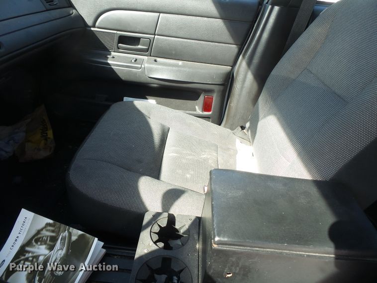 image for item DH7757 2006 Ford Crown Victoria Police Interceptor