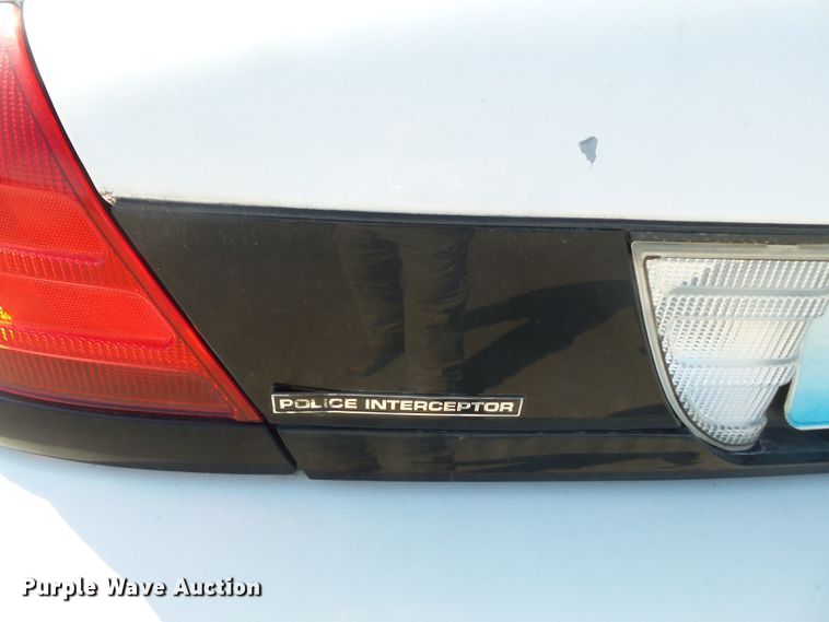 image for item DH7757 2006 Ford Crown Victoria Police Interceptor