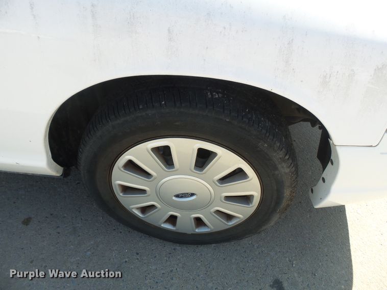 image for item DH7757 2006 Ford Crown Victoria Police Interceptor