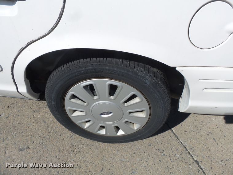 image for item DH7757 2006 Ford Crown Victoria Police Interceptor