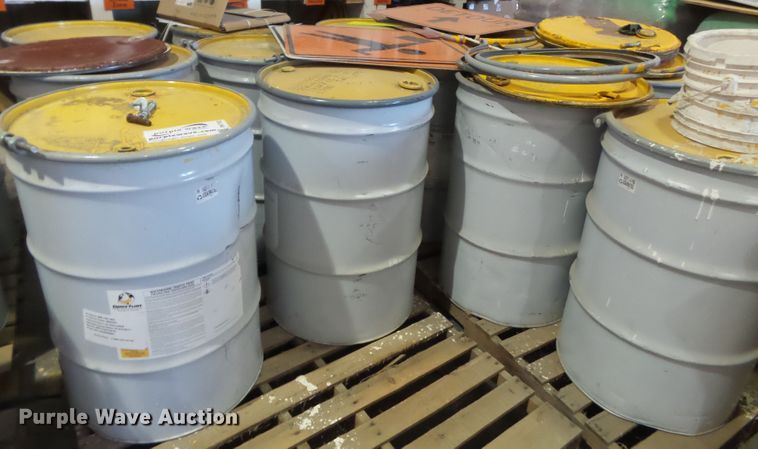 image for item DH7762 (14) Ennis Flint 55 gallon drums of paint