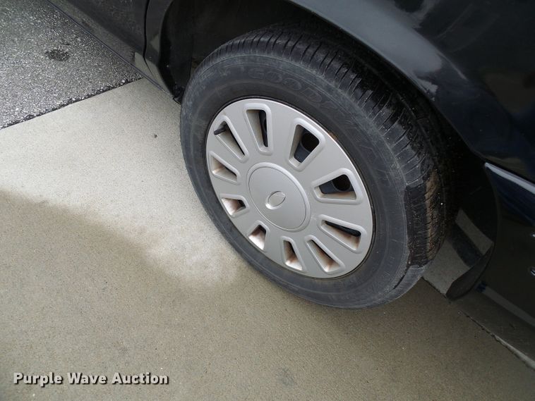 image for item DI0697 2007 Ford Crown Victoria Police Interceptor